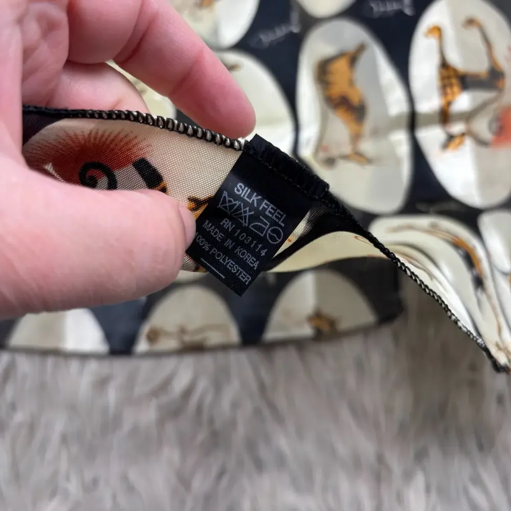 Unbranded Cat‎ Print Rectangular Scarf Black Cream Poly Silk Feel